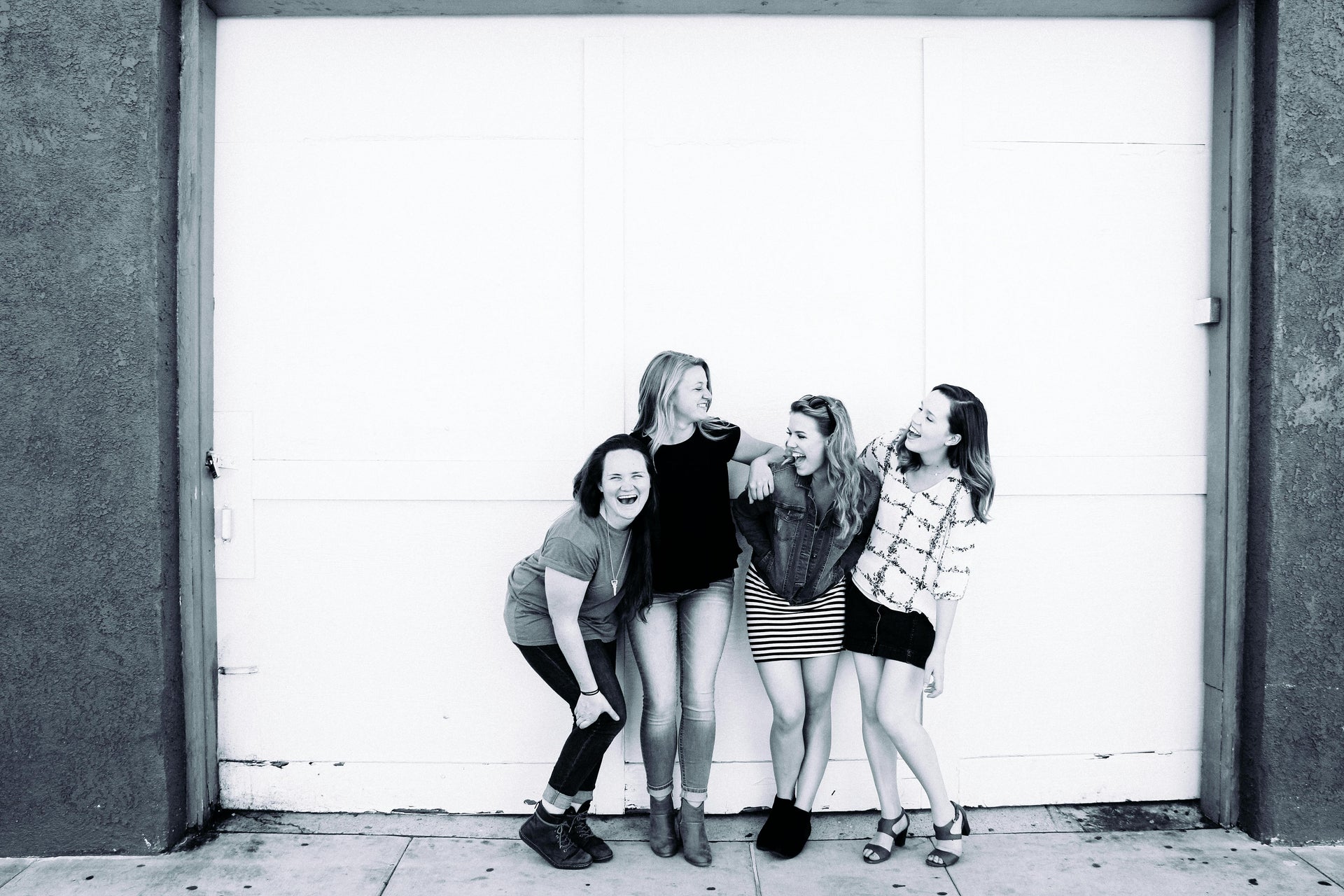 #027: Friendship feels like being 16 again?Only now it's WhatsApp instead of MSN Messenger